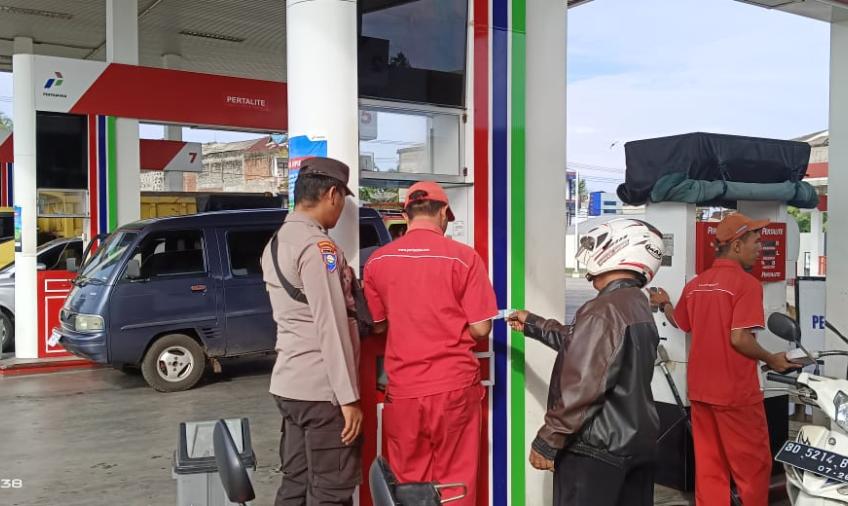 Patroli, Polsek Kota Pantau Distribusi dan Antrean Bbm di SPBU Kutau