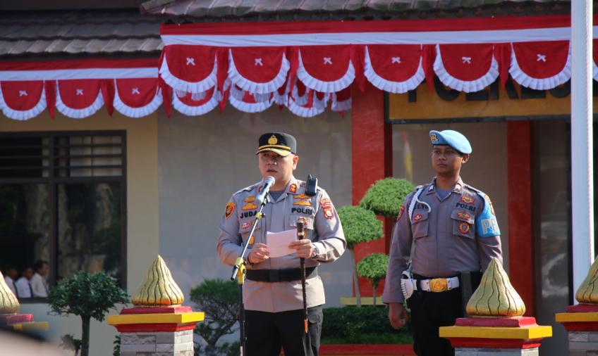 Upacara Kenaikan Pangkat 37 Personel Polres Rejang Lebong dan 9 Personel Batalyon Detasemen A Brimobda Bengkulu 