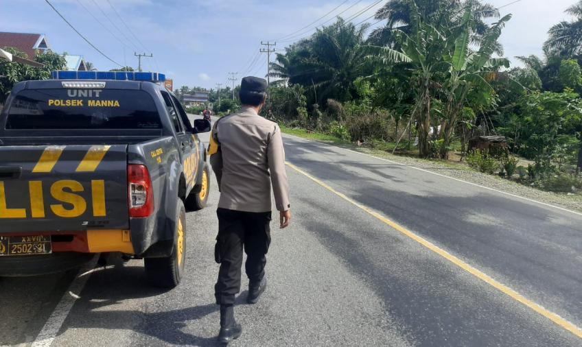 Patroli, Polsek Manna Laksanakan Pemantauan Kegiatan Masyarakat dan Sampaikan Imbauan Kamtibmas