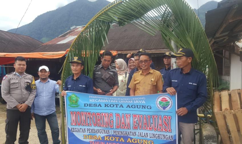 Bhabinkamtibmas Polsek Lebong Utara Hadiri Monitoring dan Evaluasi Penggunaan Dana Desa