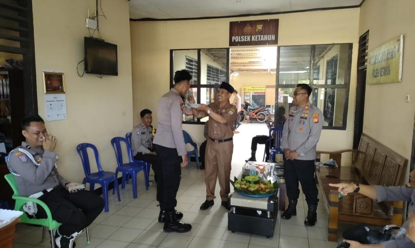 Supraise Kepada Polsek Ketahun, Kepala Sekolah Ucapakan Selamat Hut Bhayangkara Ke 77
