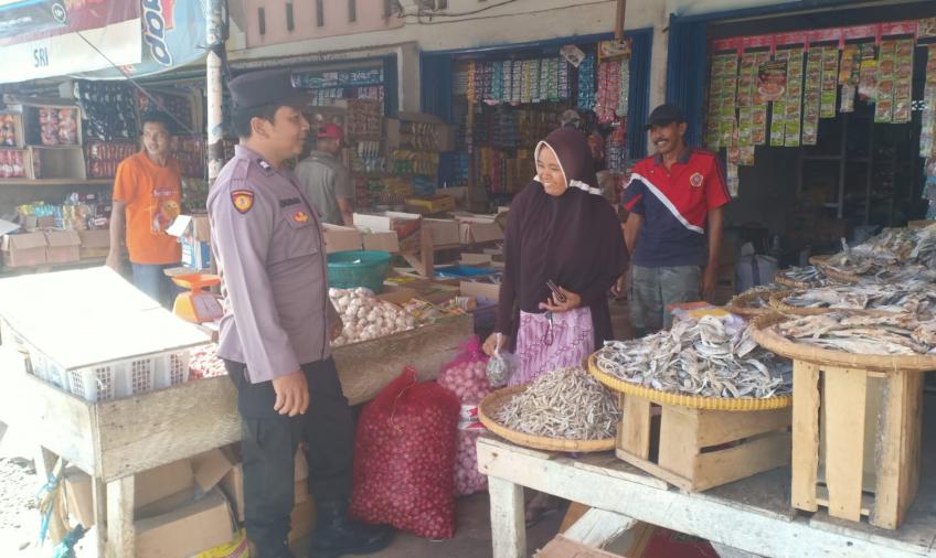 KSPK Polsek Ketahun Sambangi Pedagang Pasar Tradisional dan Beri Imbauan Kamtibmas