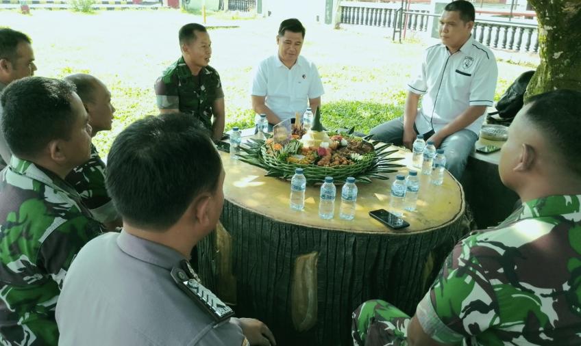 Kunjungi Polsek PUT, Danbrigif 8/GC Sampaikan Selamat HUT Bhayangkara