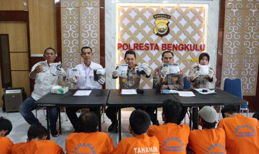 Delapan Tersangka, Puluhan Paket Ganja dan 0,07 Gram Sabu Diamankan, Hasil Operasi Antik Polresta Bengkulu