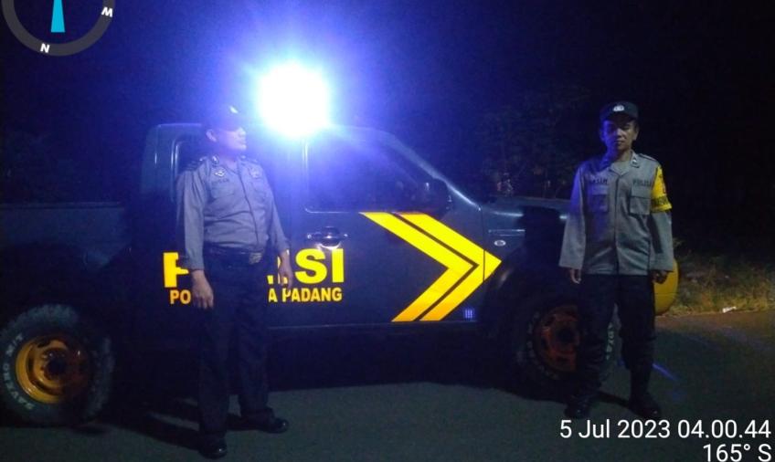 Dini Hari, Polsek Kota Padang Berikan Rasa Aman Dengan Patroli Jalan Lintas