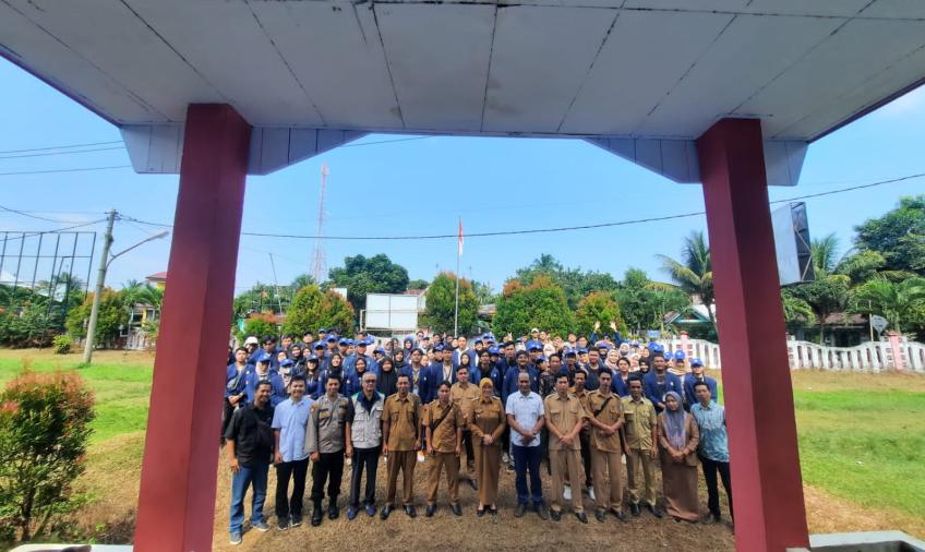 Personel Polsek Air Besi Hadiri Penyambutan Mahasiswa KKN di Kantor Kecamatan Air Besi
