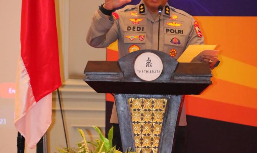Polri Gelar Wayang Kulit Berlakon Wahyu Cakraningrat 