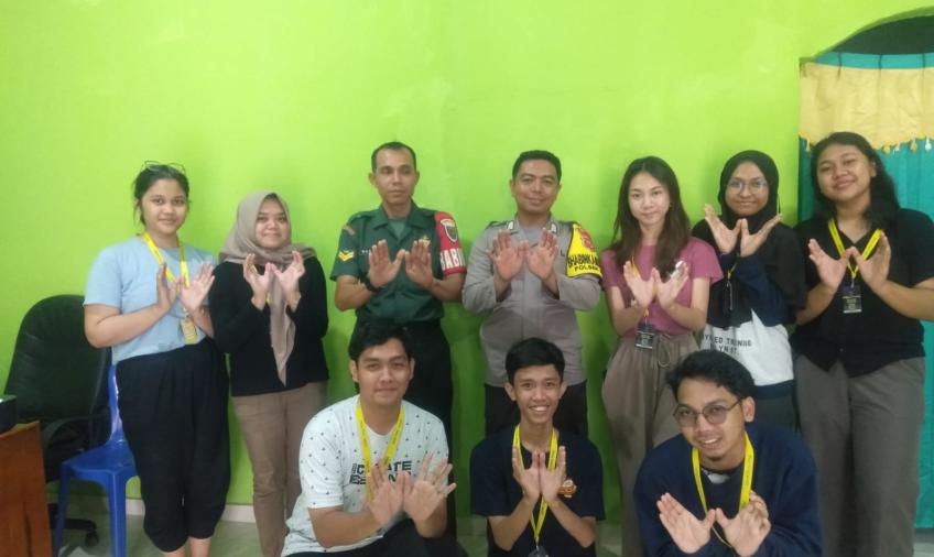 Bersinergi, Babinsa dan Bhabinkamtibmas   Sambangi Mahasiswa UGM yang KKN di Desa Bandar Agung