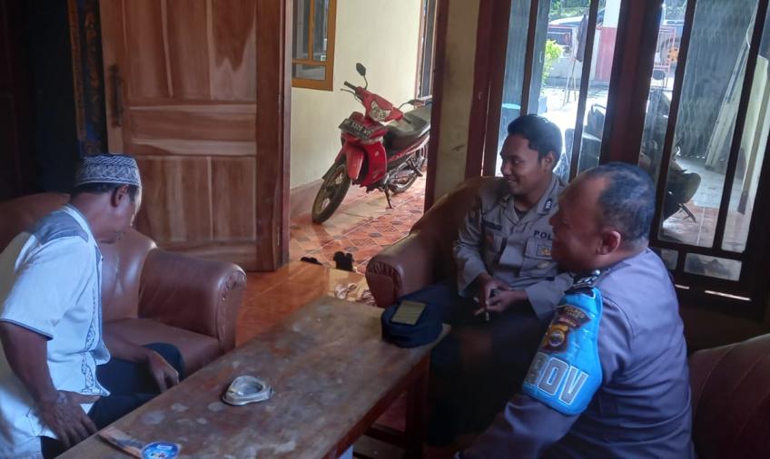Bhabikamtibmas Polsek Maje Sambangi Tomas, Sampaikan Imbauan Kamtibmas 