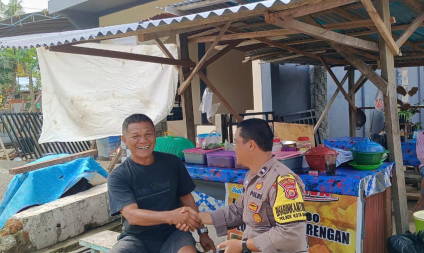 Bhabinkamtibmas Kelurahan Kampung Baru Sambang DDS Imbau Kamtibmas Kepada Warga