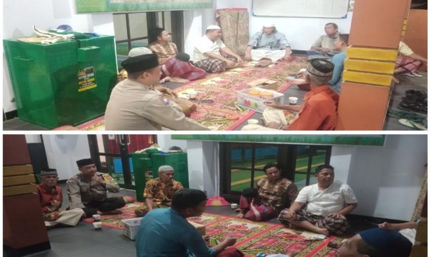 Patroli Sambang kepada Jemaah Masjid Baitul Hamdi, Bhabinkamtibmas Berikan Imabaun Kamtibmas
