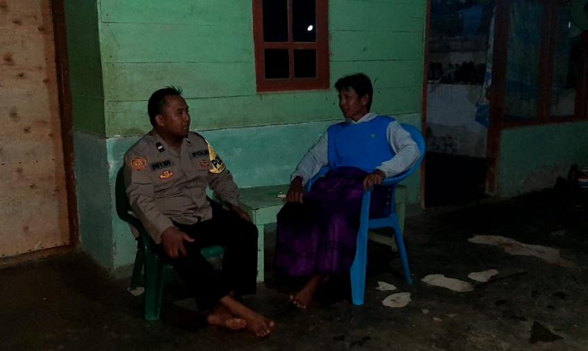 Cegah Aksi Kriminalias, Polisi RW Polsek Padang Jaya Sambang dan Silaturahmi dengan Warga 