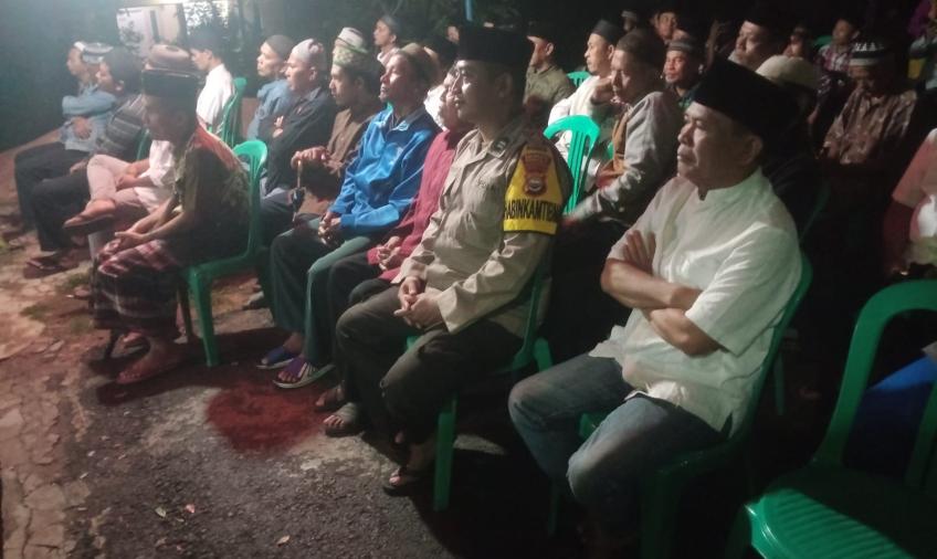 Warga Binaan Meninggal Dunia, Bhabinkamtibmas Polsek Teluk Segara Hadiri Takziah Malam Pertama