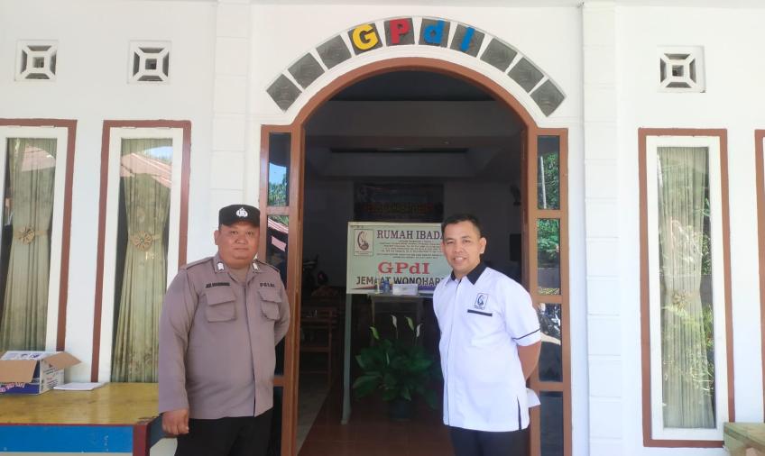 Polsek Giri Mulya Amankan Gereja Demi Khusyuknya Ibadah