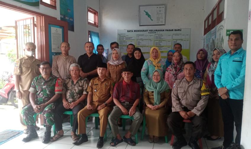 Bhabinkamtibmas Kelurahan Pasar Baru Hadiri Pembentukan Kampung KB