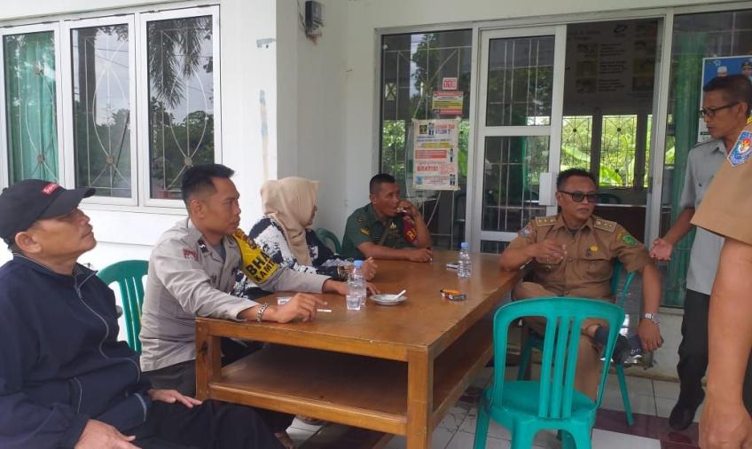 Kunjungi ketua RT, Bhabinkamtibmas Imbau untuk Membuat Papan Imbauan