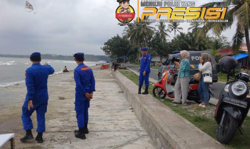 Sambangi Wisatawan Pasar Bawah, Satpolairud Polres BS Sampaikan Imbauan Kamtibmas