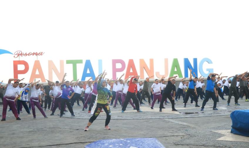 Kapolda Bengkulu dan Forkopimda Ikuti Olahraga Bersama Tim Studi Strategis Dalam Negeri Lemhanas RI