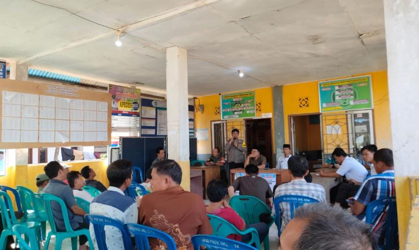 Bhabinkamtibmas Polsek Kedurang Hadiri Musyawarah Pra Pelaksanaan Pembangunan di Desa Sukarami