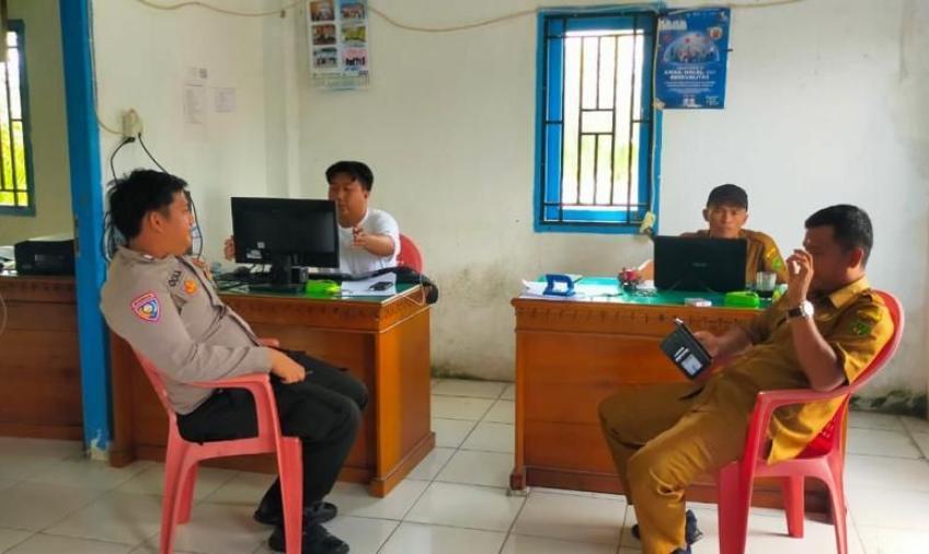 Bhabinkamtibmas Sambangi Pemdes Tanjung Besar, Wujudkan Kamtibmas yang Kondusif   