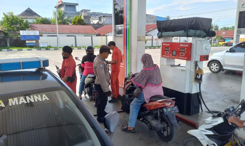 Patroli, Polsek Kota Monitoring Distribusi Dan Antrean BBM di SPBU Kutau