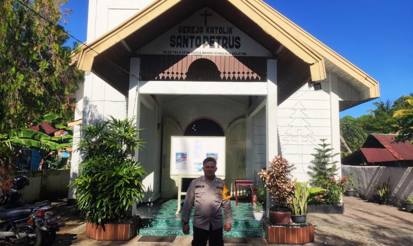 Polsek Kota Manna Lakukan Pengamanan Gereja Ibadah Minggu Umat Nasrani