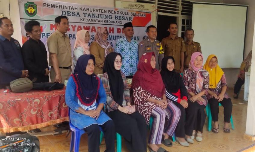 Bhabinkamtibmas olsek Kedurang , Hadiri Musyawarah Desa Penetapan Hasil Pemutakhiran SDGS Desa Tahun 2023 Desa Tanjung Besar