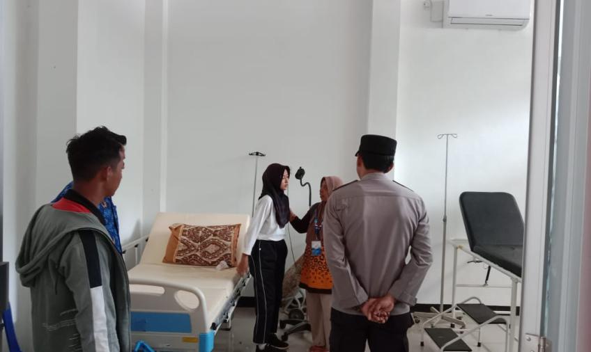 Polsek Padang Jaya Peduli, Antar Anggota Paskibraka Pingsan Saat Latihan ke Puskesmas