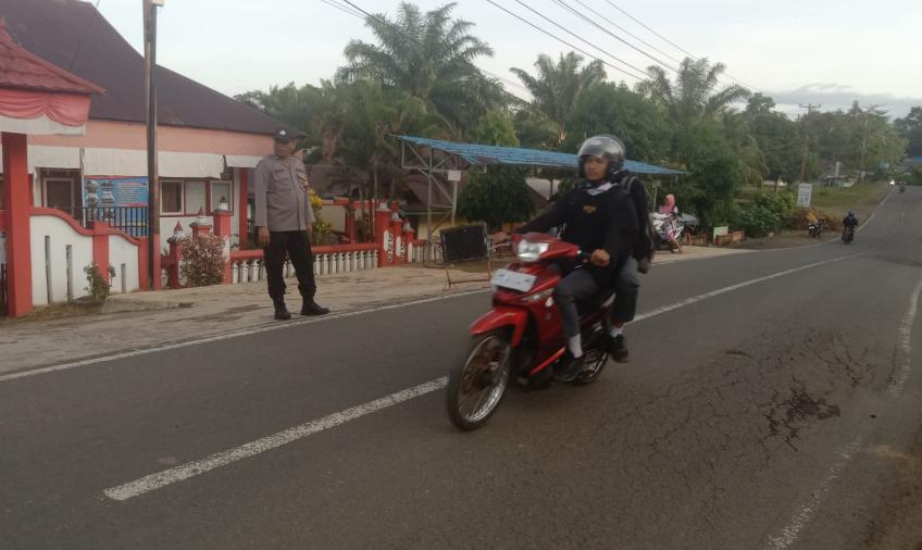 Polsek Giri Mulya Lakukan Giat Commander Wish di Simpang SPBU dan SD 101 BU 