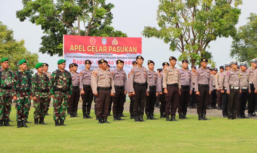 Polres Seluma Ikuti Apel Gelar Pasukan Persiapan Kunjungan Presiden RI