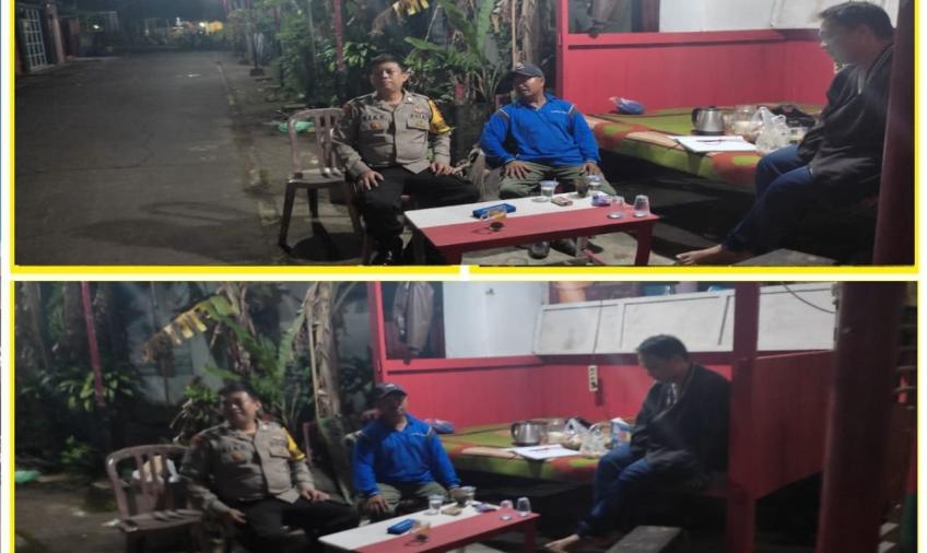Patroli Dialogis, Bhabinkamtibmas Polsek Kampung Melayu Sambangi Pos Kamling