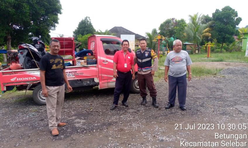 Sambangi Karyawan Bengkel Ahass, Bhabinkamtibmas Sampaikan Imbauan Kamtibmas 