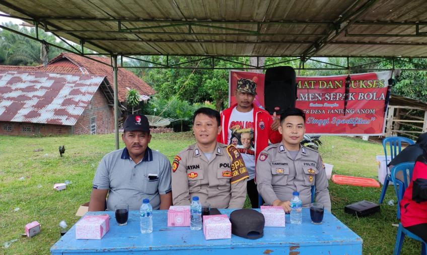 Polsek Giri Mulya Lakukan Pengamanan Final Pertandingan Sepak Bola di Desa Tanjung Anom