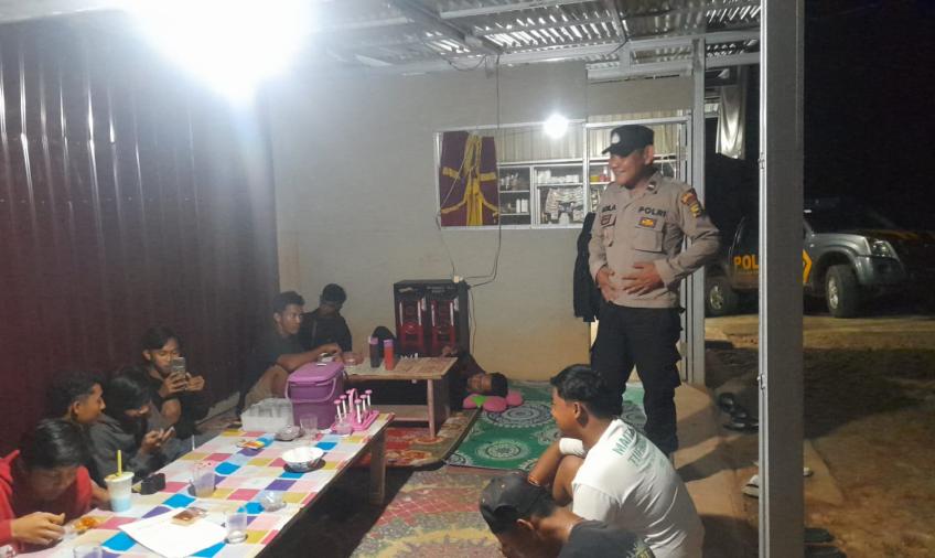 Patroli Malam, Polsek Giri Mulya Beri Imbauan kepada Anak yang Sedang Nongkrong