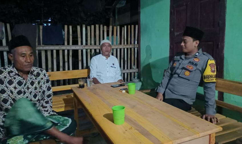 Jalin Sinergitas dan Silahturahmi, Bhabinkamtibmas Polsek Gading Cempaka Sambangi Ketua RT 12