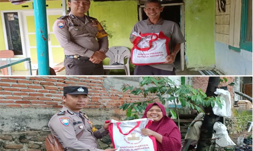 Bhabinkmatibmas Polsek Kampung, Bagikan Bnatuan Paket Sembako dari Presiden