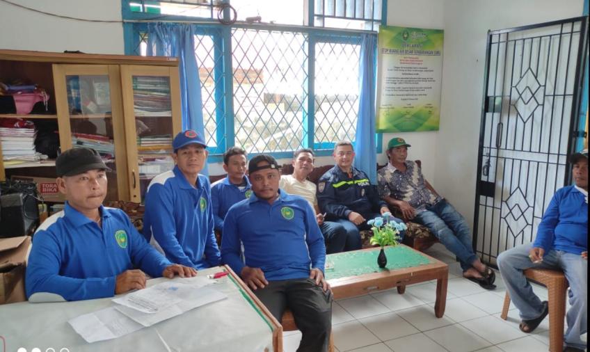 Perkuat Kemitraan Bhabinkamtibmas Polsek Teluk Segara Sambangi Kantor Kelurahan