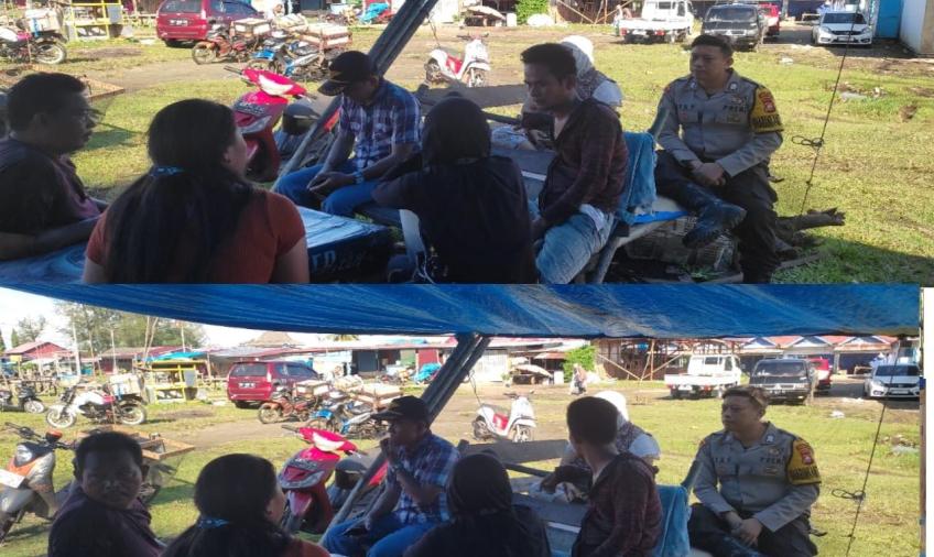 Sambangi Pasar TPI Pulau Baai, Bhabinkamtibmas Sampaikan Imbauan Kamtibmas