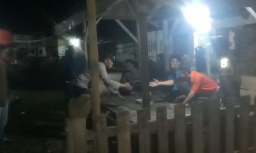 Patroli Antisipasi 3C, Personel Polsek Air Besi Berikan Imbauan Kamtibmas kepada Warga