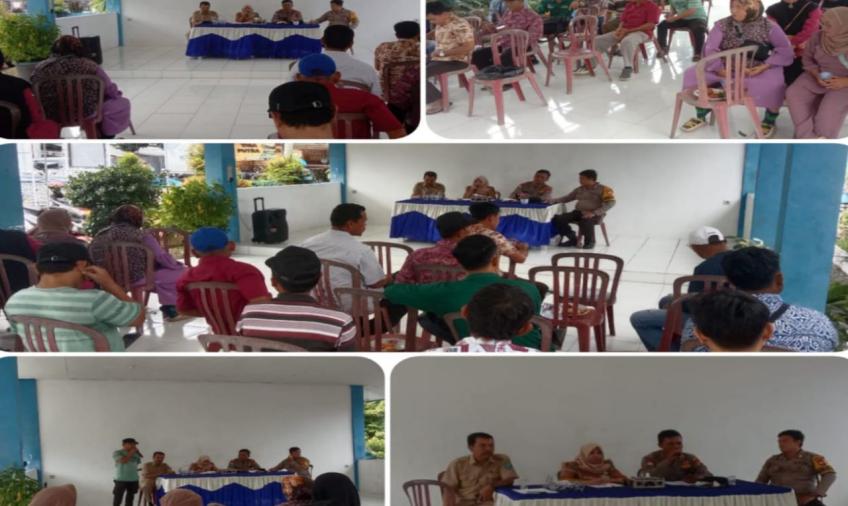 Polsek Kampung Melayu Gelar Jumat Curhat Sekaligus Beri Imbauan Kamtibmas Bersama Warga Kelurahan Sumber Jaya