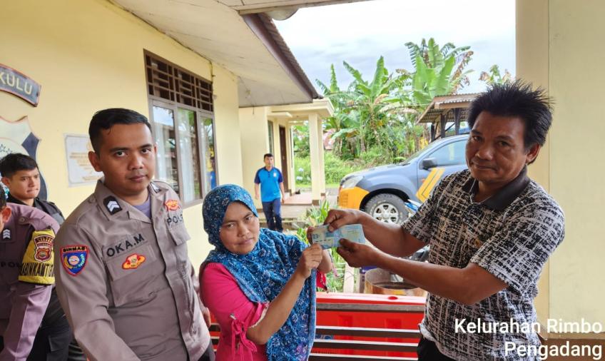 Problem Solving, Bhabinkamtibmas Polsek Rimbo Pengadang Damaikan Perkara KDRT