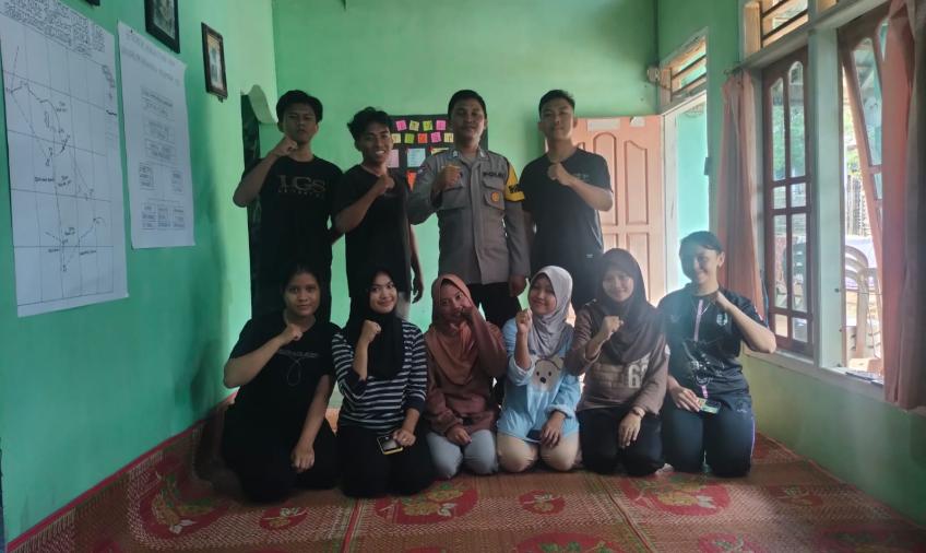 Bhabinkamtibmas Polsek Karang Tinggi Sambangi Mahasiswa KKN Unib, Sampaikan Imbauan Kamtibmas