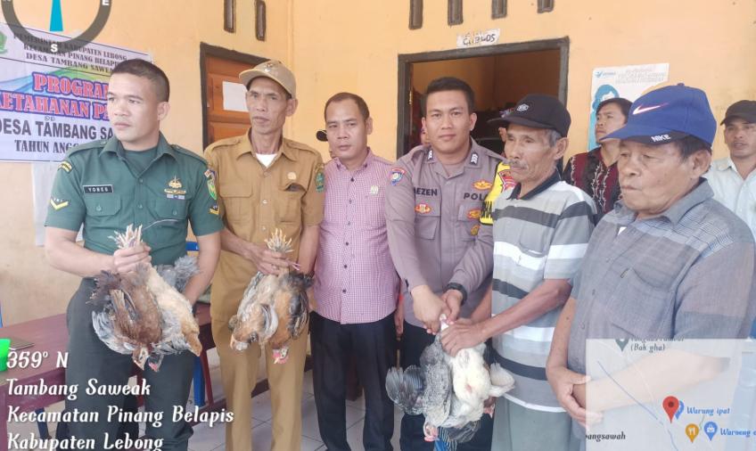 Bhabinkamtibmas Polsek Lebong Utara Hadiri Penyaluran Program Ketahanan Pangan di Desa Tambang Saweak