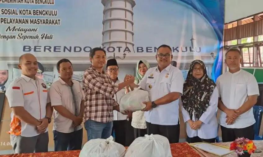 Peduli Kaum Duafa, APBB Serahkan Bantuan Sembako untuk Duafa ke Dinsos Kota