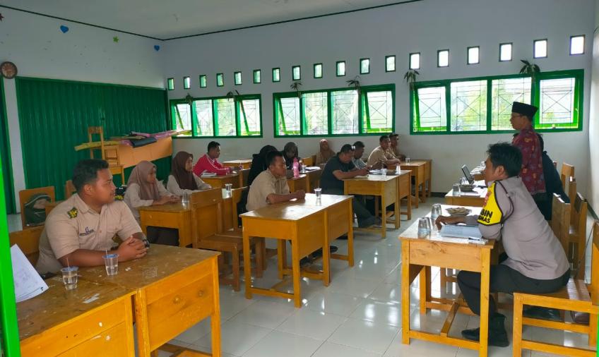 Bhabinkamtibmas Hadiri Pembentukan Dewan Kerja Ranting Pramuka Kecamatan Pinang Raya