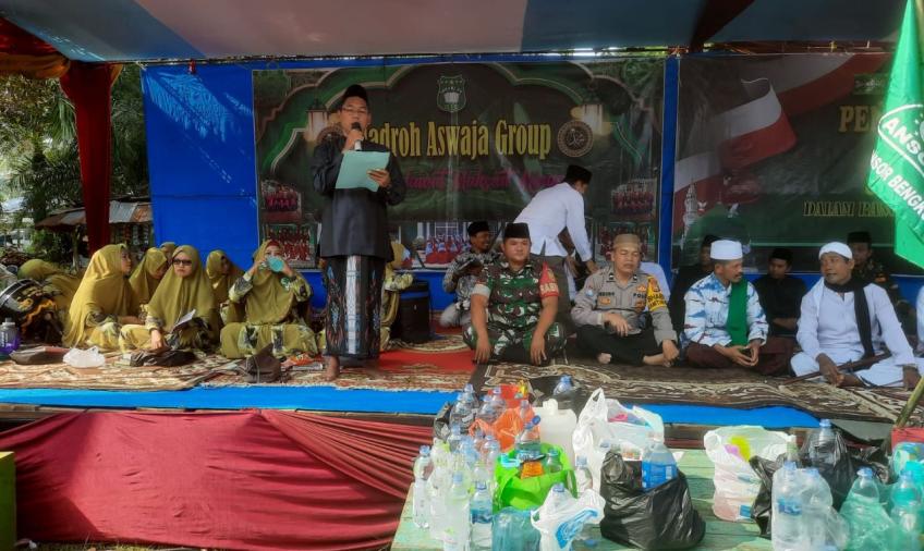 Polsek Sukaraja Hadiri dan Lakukan Pengamanan Kegiatan Manakib Qubro Syaikh Abdul Qodir Al-Jailani di Desa Sari Mulyo