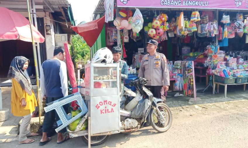 Sambang Usaha Milik Warga Binaanya, Polisi Sampaikan Pesan Kamtibmas Agar Tetap Kondusif