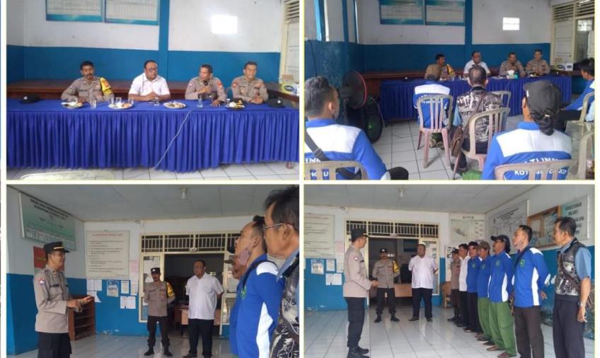 Polsek Ratu Samban Berikan Pembinaan dan Latihan Kepada Kaposkamling dan Anggota Linmas