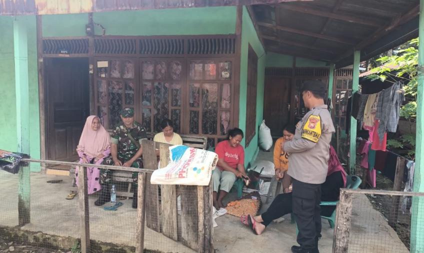 Ciptakan Harkamtibmas Jelang Pemilu 2024, TNI -Polri Kecamatan Muara Sahung Bersinergitas  Patroli Bersama 