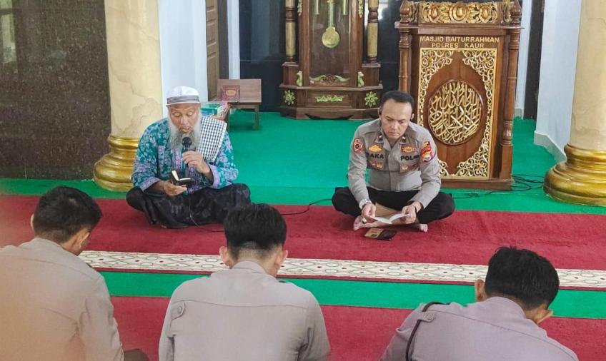 Ciptakan Polisi yang Humanis Serta Meningkatkan Kualitas Keimanan, Polres Kaur Gelar Binrohtal 